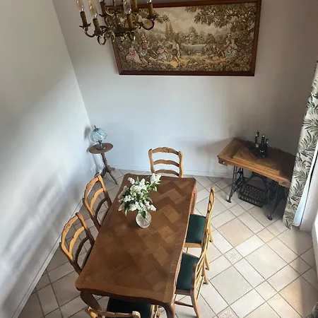 Holiday home Chantefeuille Maison