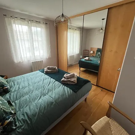 Holiday home Chantefeuille Maison *