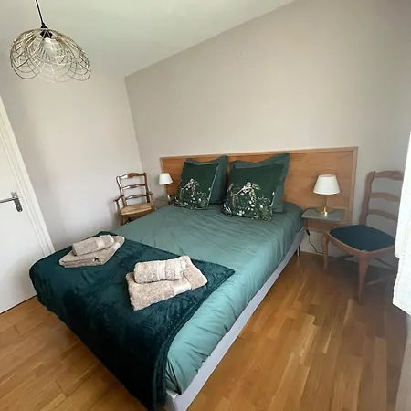 Holiday home Chantefeuille Maison La Forge