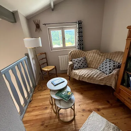 Holiday home Chantefeuille Maison